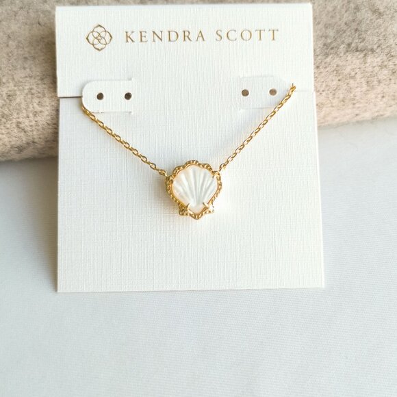 Kendra Scott Jewelry - Kendra Scott Ivory Mother-of-Pearl Brynne Shell Necklace Gold